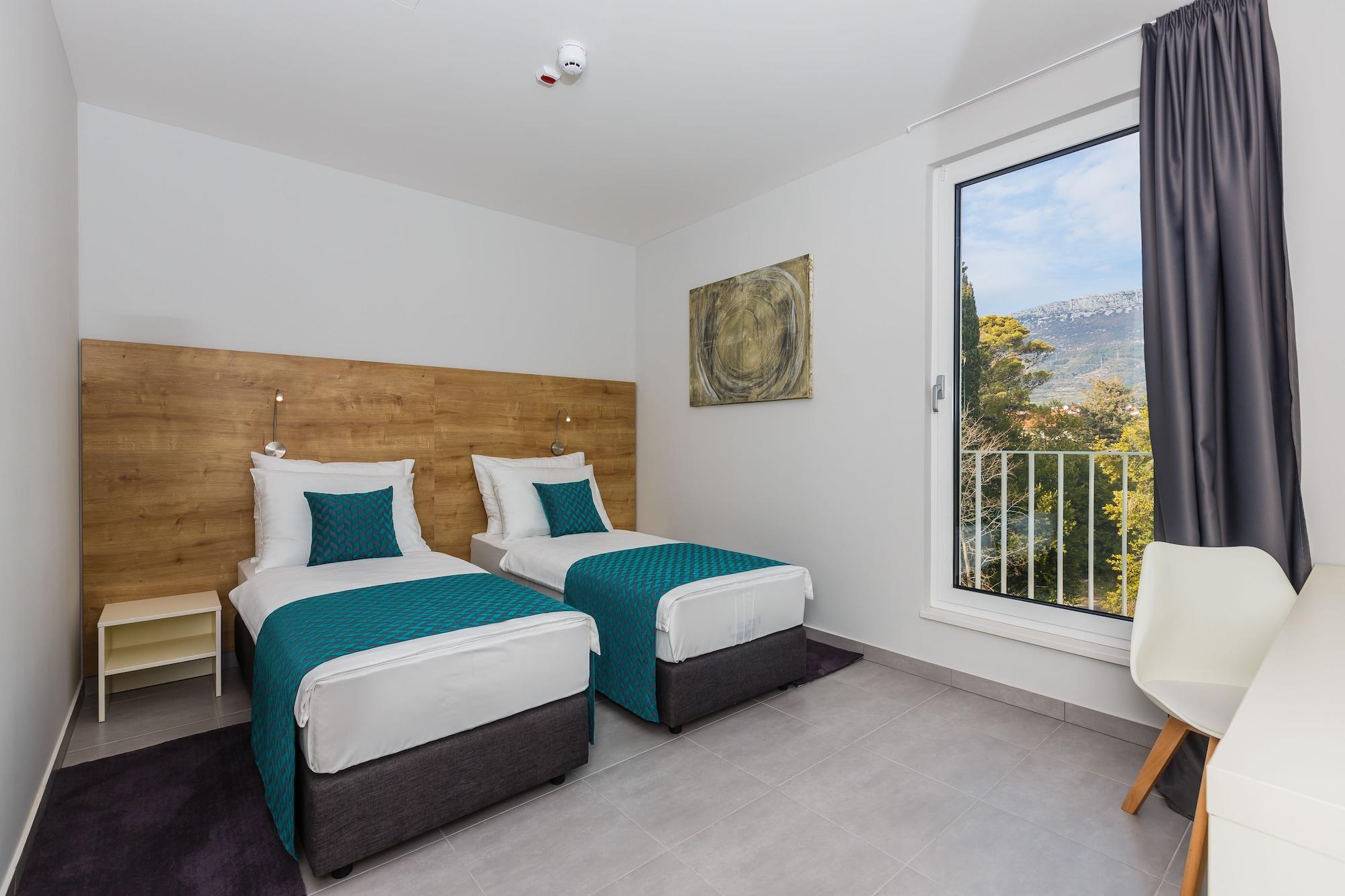 Hotel Stacija Kaštela Екстериор снимка
