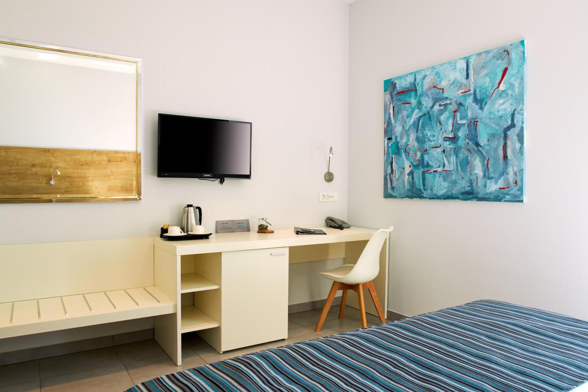 Hotel Stacija Kaštela Екстериор снимка
