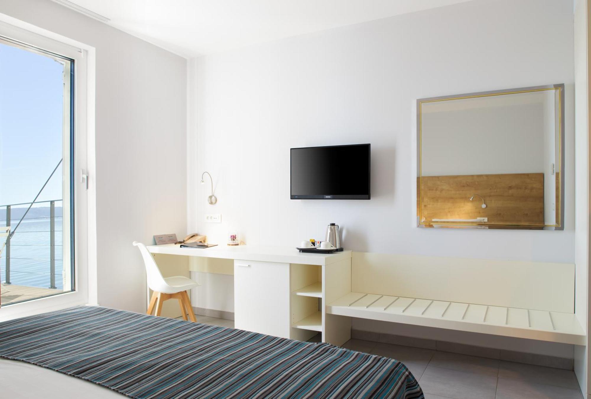 Hotel Stacija Kaštela Екстериор снимка