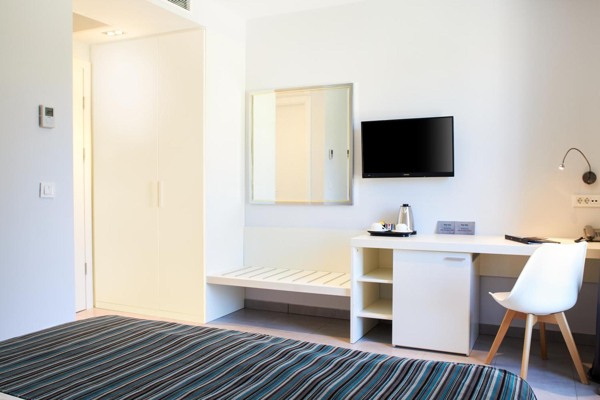 Hotel Stacija Kaštela Екстериор снимка