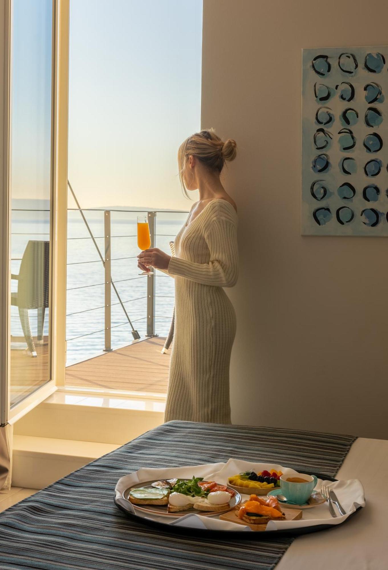 Hotel Stacija Kaštela Екстериор снимка