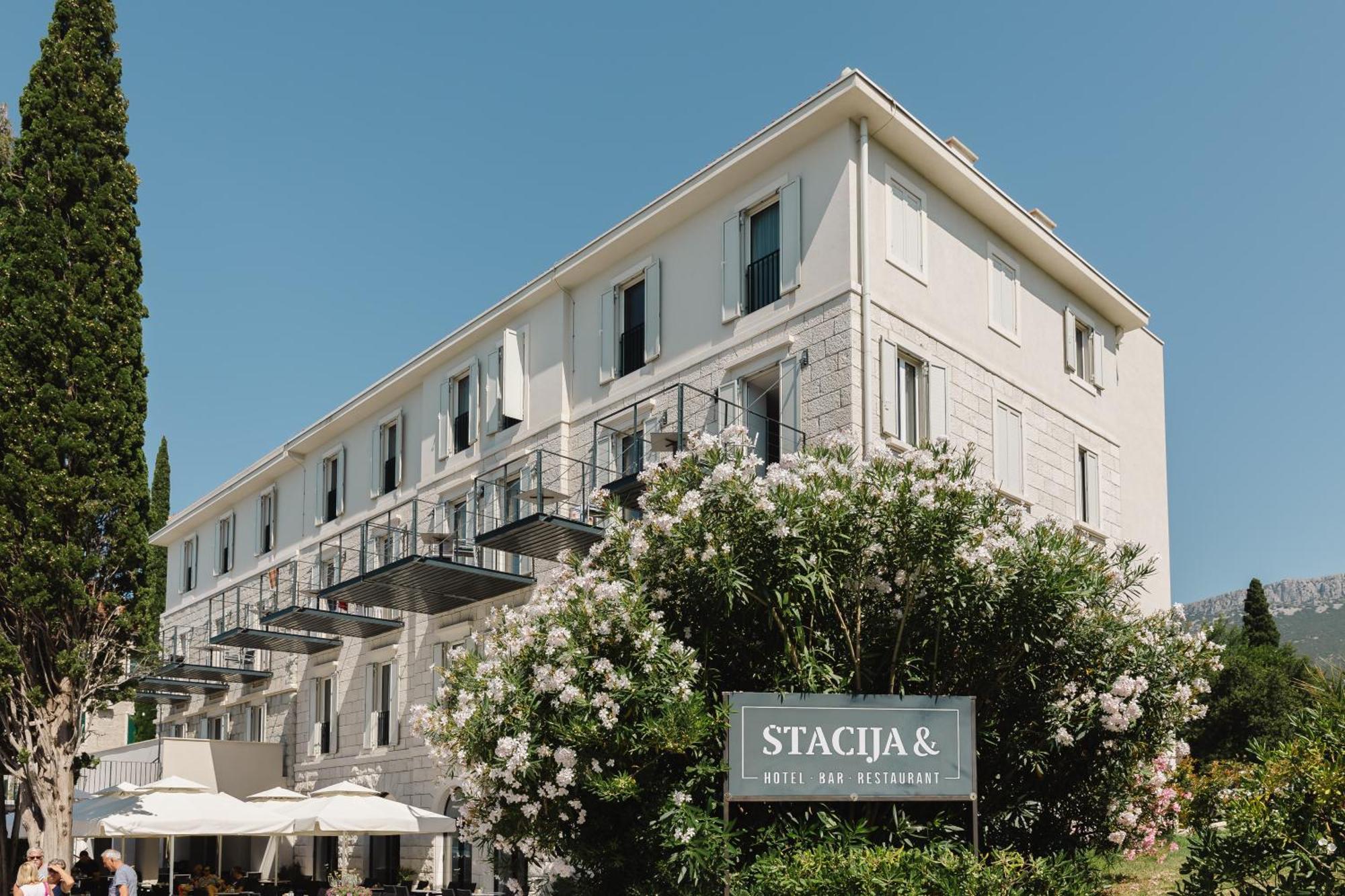 Hotel Stacija Kaštela Екстериор снимка
